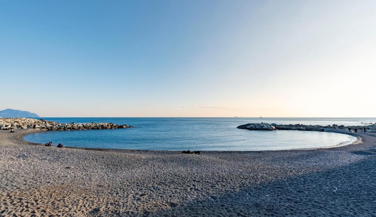 Апартаменты Joivy Modern Flat Next To The Sea Генуя Экстерьер фото